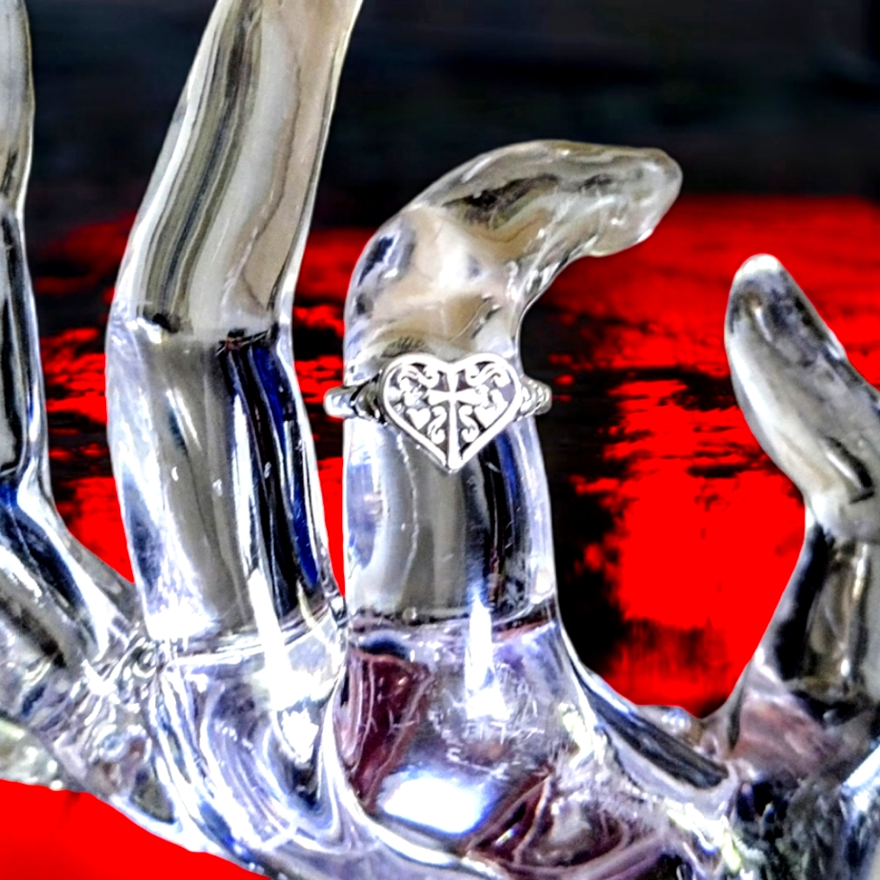 925 Sterling Silver Victorian Filigree Heart Cross Ring 19$